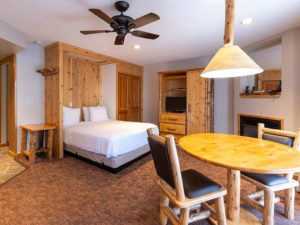 Red Wolf Lodge at Squaw Valley bed